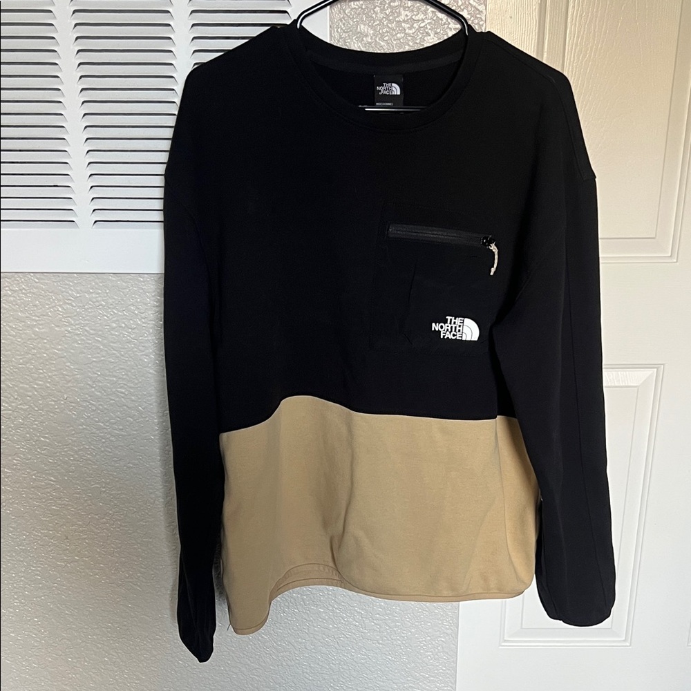 The North Face Black and Tan Pullover